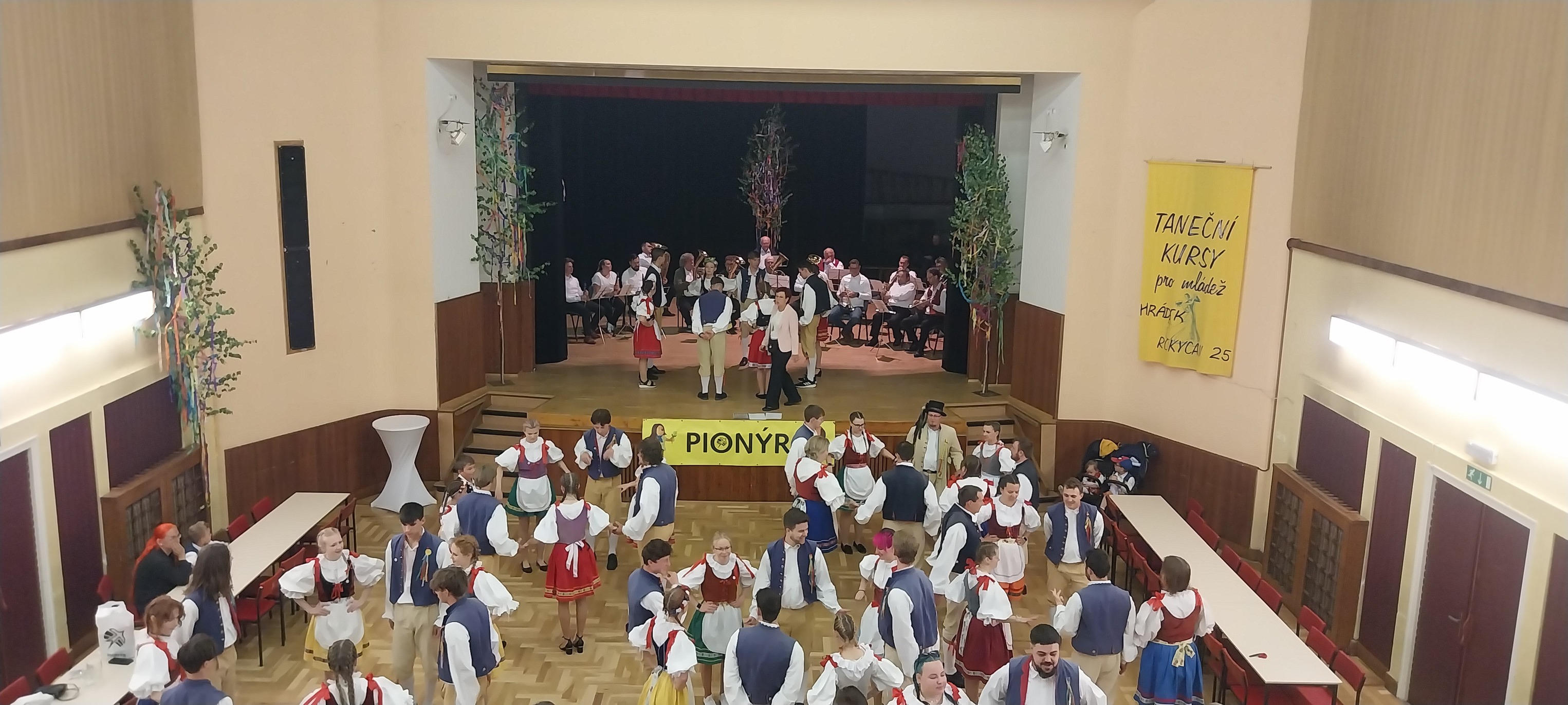 Večerní májová vselice se vydařila